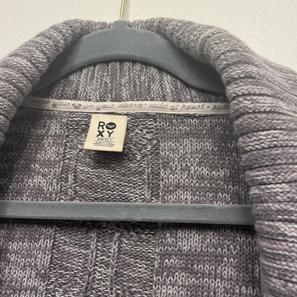 Roxy sweater